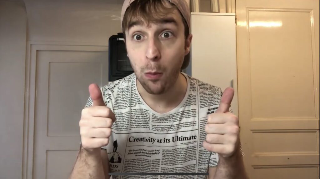 ▲YouTuber費艾力首次挑戰自己做蛋餅、蔥油餅。(圖|翻攝自影片)