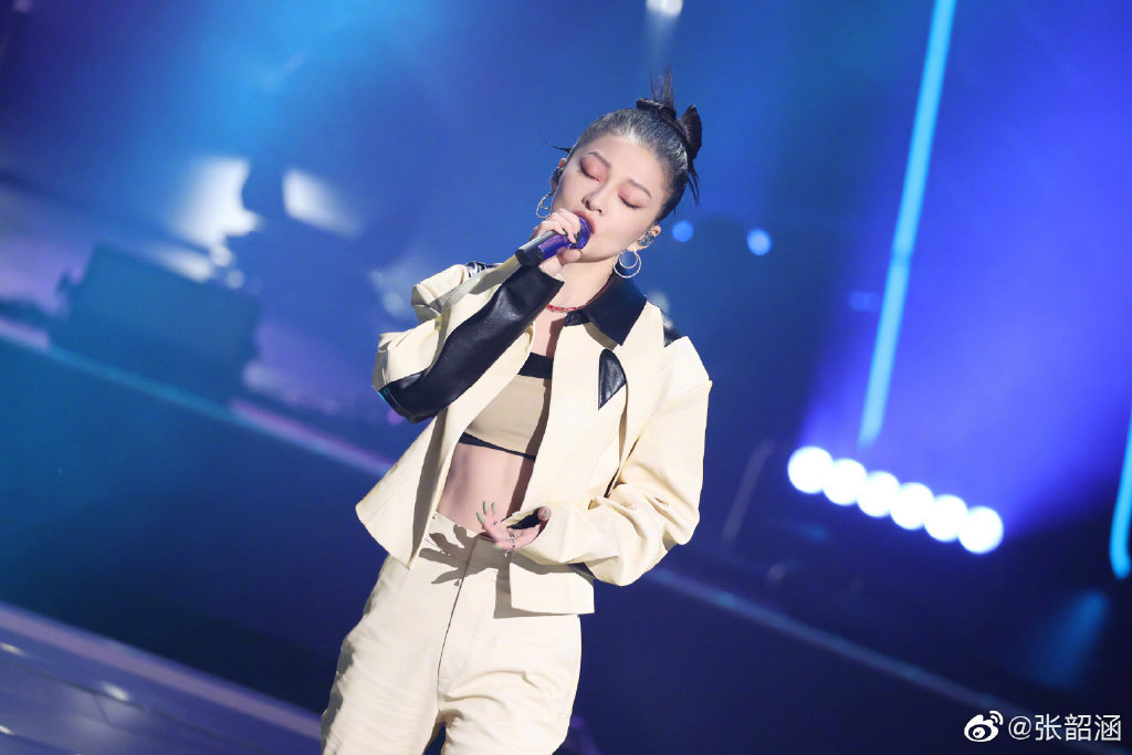 ▲張韶涵在節目上提到，曾被唱片公司逼著道歉。（圖／翻攝張韶涵微博）