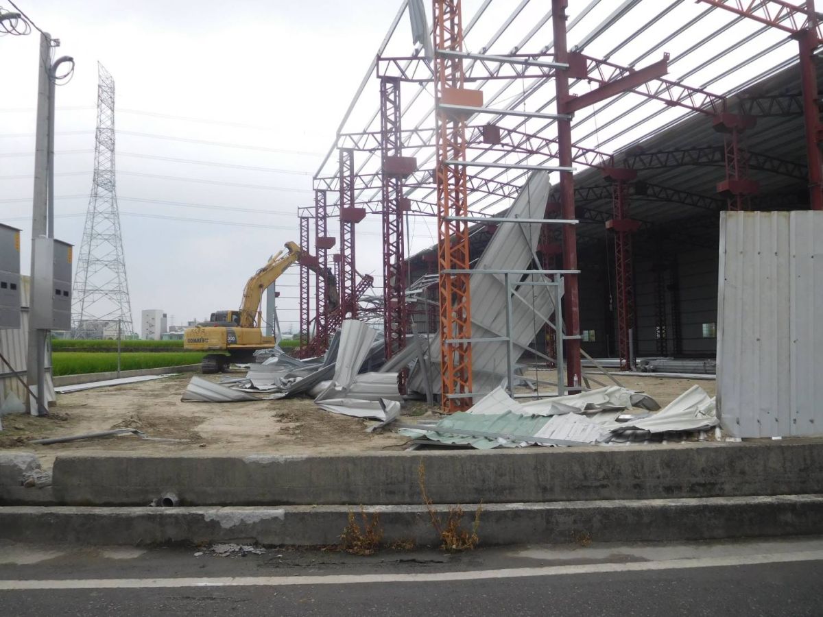 違建拆除費用由違規者支付，逾期不繳者將由法制局移送強制執行(圖／建設局提供2021.1.30)