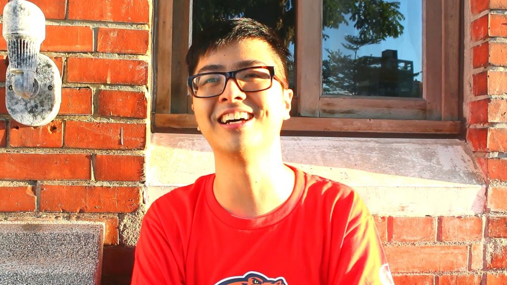 前職業選手、現為全職實況主的Dinter稍早在臉書宣布，他已經買下ahq《英雄聯盟》戰隊及PCS席次，準備征戰2021年賽季。   圖：陳耀宗／攝