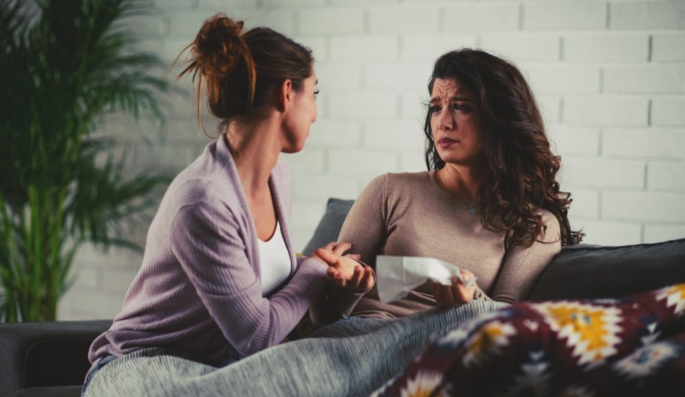  ▲不要以為熟識的人都會善待你，有時候比陌生人可怕。（圖／Shutterstock）