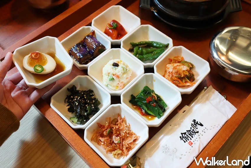 ▲招牌的九宮格小菜，重現韓國宮廷「九節坂料理」的五色五味原則。（圖／TaipeiWalker）