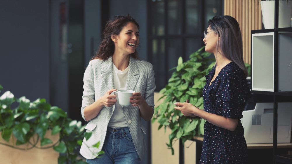  ▲職場走跳有誰不挨刀，低潮難免需要被幫忙，我們可以來找看看，身邊哪些人是不可或缺的貴人呢？（圖／Shutterstock）