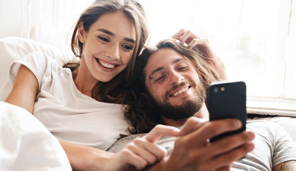  ▲妳可以不嫁一個有錢的男人，但一定要嫁一個願意「給」妳的男人。（圖／Shutterstock）