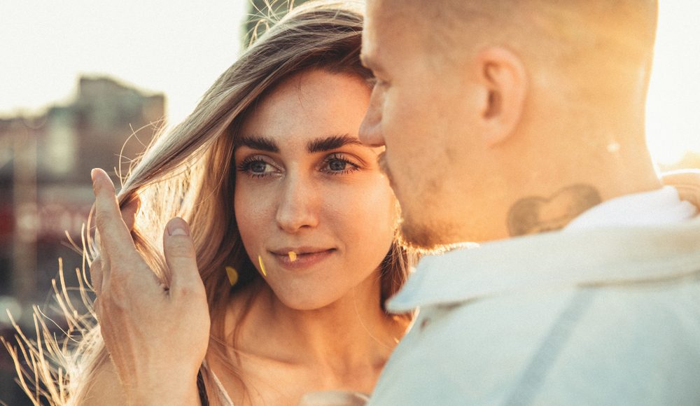  ▲親愛的女性朋友們，不管妳外表條件如何，不管妳家境如何，都要牢牢記住：妳必須有自己獨立的工作和經濟來源。（圖／Shutterstock）