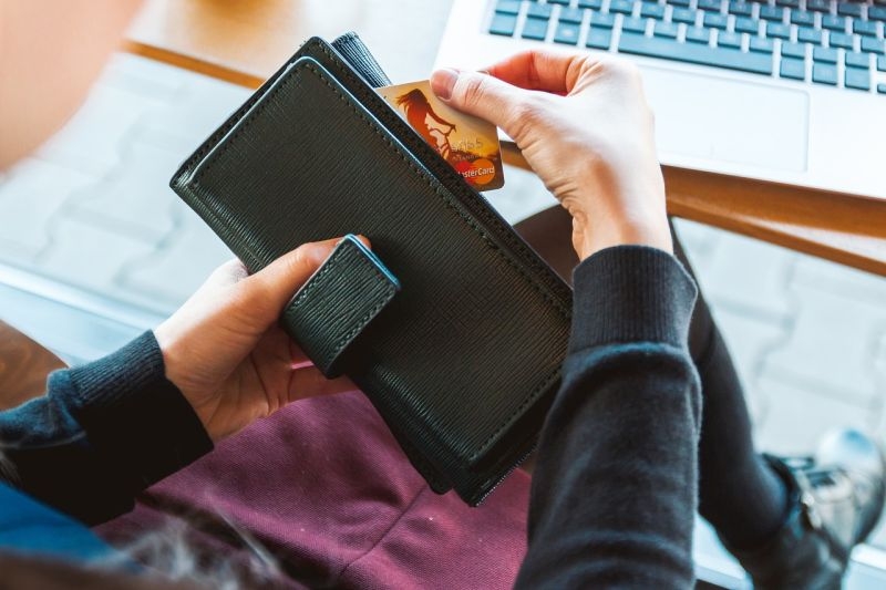 塔羅牌艾菲爾老師在微信官方帳號分享了「6個錢包風水禁忌」，使你不只會賺錢，還可以守財、聚財。（示意圖／取自《pixabay》）