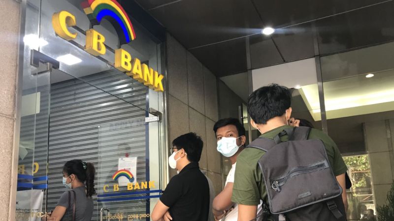 緬甸民眾搶領現金、囤物資　全國銀行宣布暫停金融服務

