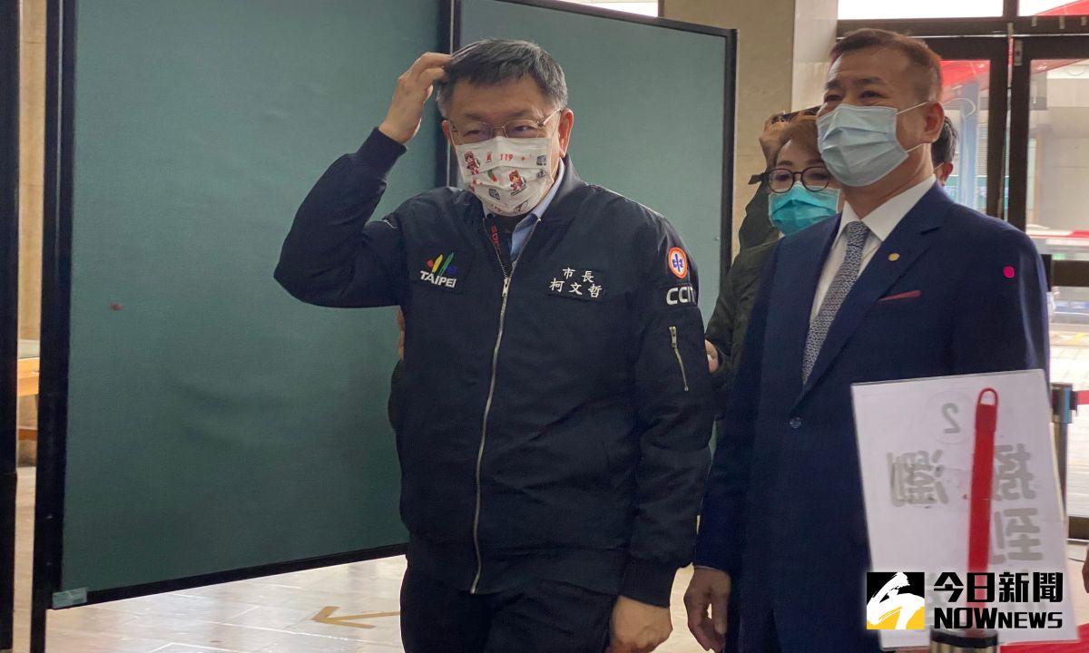 ▲台北市長柯文哲1日在廣播節目中自爆，有人向他兜售新冠肺炎疫苗。不過2日面對媒體詢問時，則低調避答表示「問題太專業，不適合在堵麥克風的時候講」。（圖／記者丁上程攝,2021.2.2）