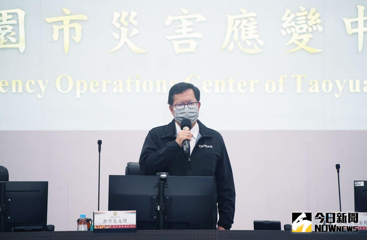 ▲鄭文燦今天加碼宣布，在醫院工作的行政人員或環保清潔員也有同樣的染疫風險，因此將納入補償範圍，會請衛生局趕快匡列。（圖／記者李春台攝, 2021.02.02）