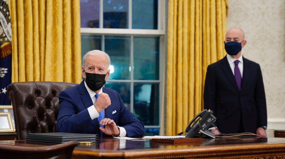 ▲美國總統拜登先前發表聲明，呼籲國際社會一同敦促緬甸軍政府釋放翁山蘇姬等人，並揚言恢復美對緬經濟制裁。（圖／美聯社／達志影像）