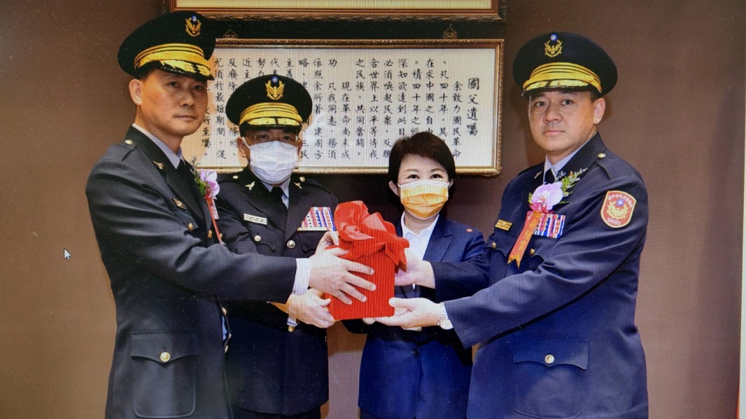 ▲保安大隊長王子雄上任第一天　氣勢如虹，查獲11案 （圖/記者鄧力軍攝）