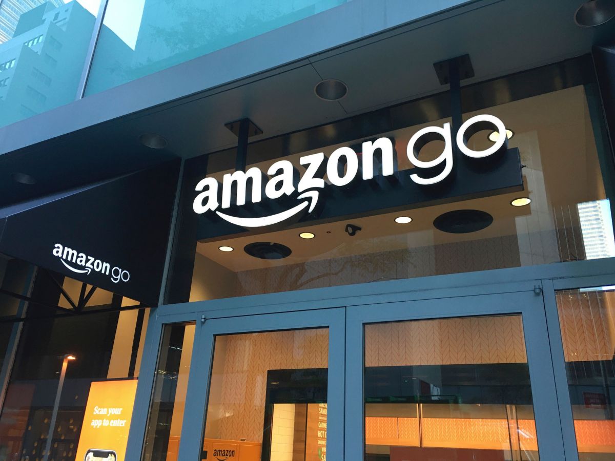 ▲911恐怖攻擊事件即將迎來20週年，3個組織發布聯合報告顯示，自從美國展開所謂「反恐戰爭」，美國國防部等政府機構和亞馬遜、微軟等科技巨頭簽訂的合約，讓它們大發利市。（圖／美聯社／達志影像）