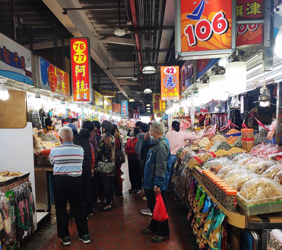 ▲旗后觀光市場採買人潮。（圖／高市經發局提供）
