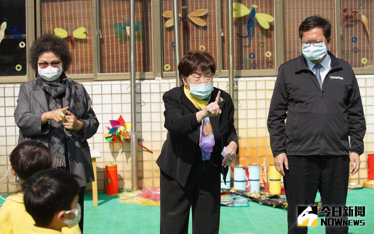 ▲鄭文燦居中牽線，促成今天陳菊與久違60年的恩師劉阿李見面。劉阿李說，陳菊就讀小學時相當認真又有責任感，令她印象深刻。（圖／記者李春台攝, 2021.02.03）