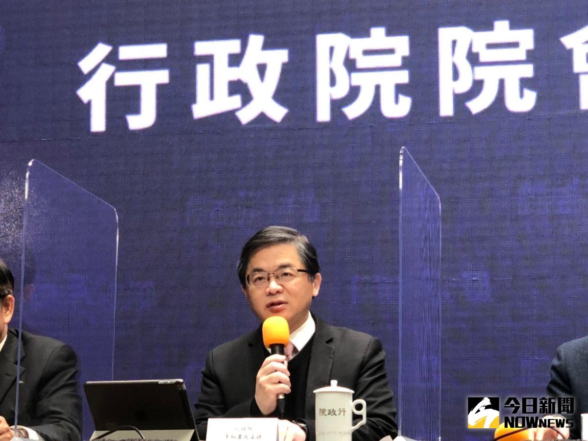 ▲行政院秘書長李孟諺4日在記者會中宣布明年8月起將提升育兒津貼至3,500元，明年8月再加碼至5,000元。（圖／記者劉育辰攝）