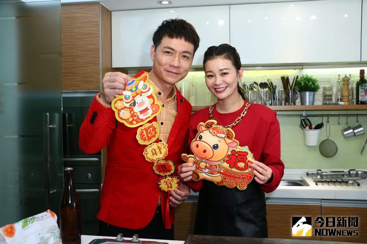 ▲師兄翁立友捲入性騷擾疑雲，同門師弟妹陳隨意（右）、謝宜君都替師兄背書，表示相信師兄為人。（圖／記者林柏年攝, 2021.02.04）