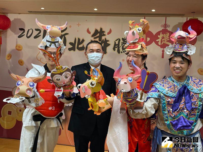 ▲侯友宜指出,今年設計特別版的「齊天大聖」小提燈,以其護衛唐三藏西天取經不畏艱難的精神,期許市府團隊以正義、勇敢、熱心來為民服務。(圖/記者陳志仁攝,2021.02.04)