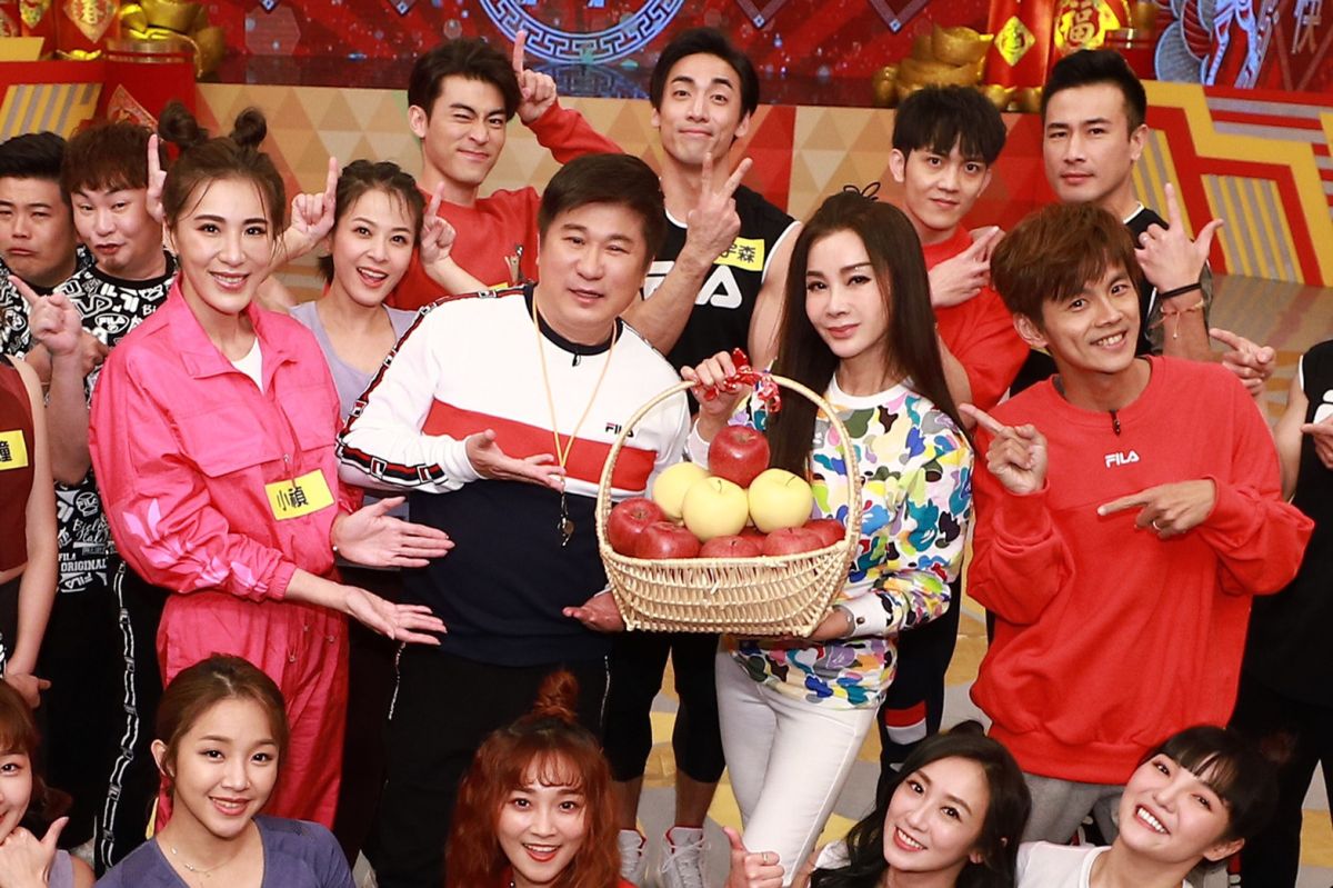 ▲小禎（左起）、胡瓜、陳美鳳、阿翔舉辦明星運動會。（圖／民視）