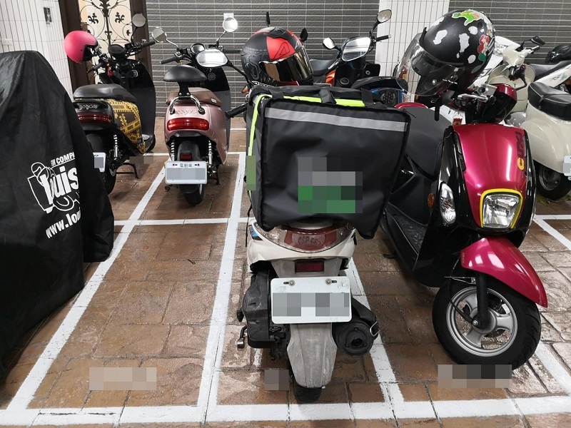 ▲販毒集團施展障眼法，喬裝成美食外送員運毒送貨(圖/記者鄧力軍翻攝 )