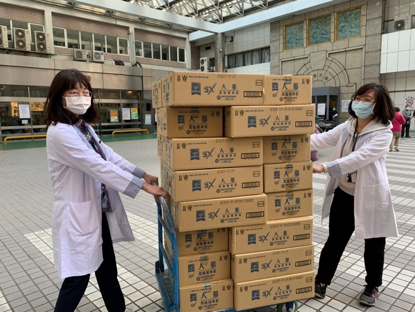 ▲桂格捐贈價值超過300萬元保健飲品給「桃園聯新醫院、林口長庚醫院｣與「台北捐血中心｣，讓醫護人員隨時擁有滿滿的能量與保護力，大家齊心攜手為台灣築起抗疫的防禦陣線！（圖／資料照片）