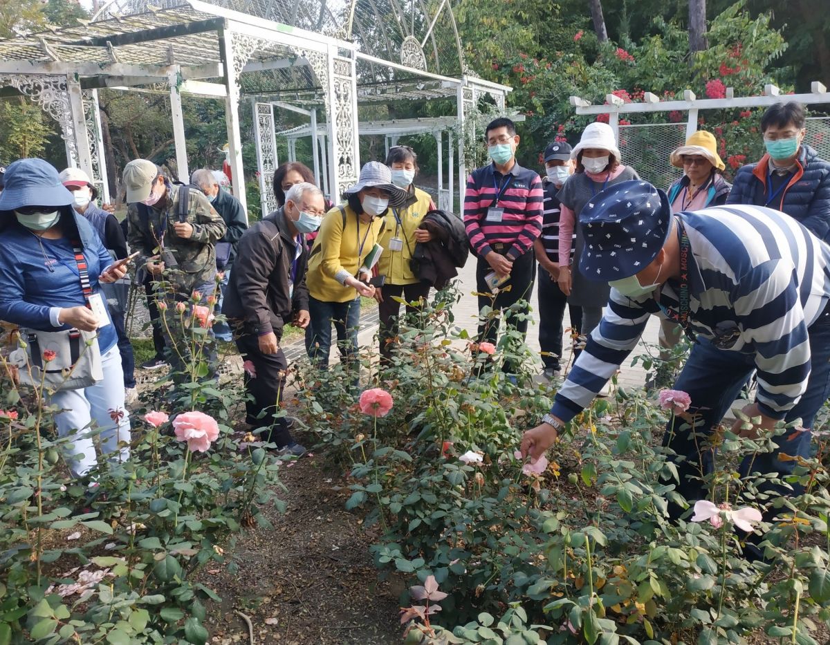 ▲台灣自來水公司第七區管理處舉辦玫瑰保育實務照護課程。(圖／記者黃守作攝，2021.02.08)