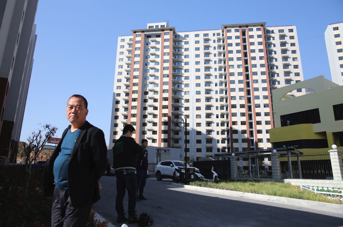 ▲中國河北省有男子在網路上刊登「送屋」的消息，雖然官媒強調只是個案，但美國媒體卻認為這是經濟崩盤的警示。圖為示意圖。（圖／美聯社／達志影像）