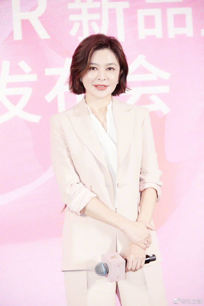 專家認證風水好!關之琳6億豪宅「俯視整個香港龍脈」