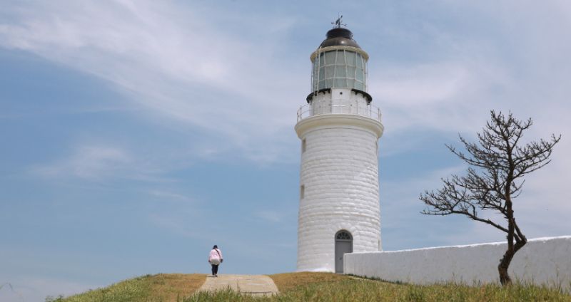 ▲位於馬祖東莒島又稱東犬燈塔，最早創建於1872年，現已列為國家古蹟。（圖／Taipei