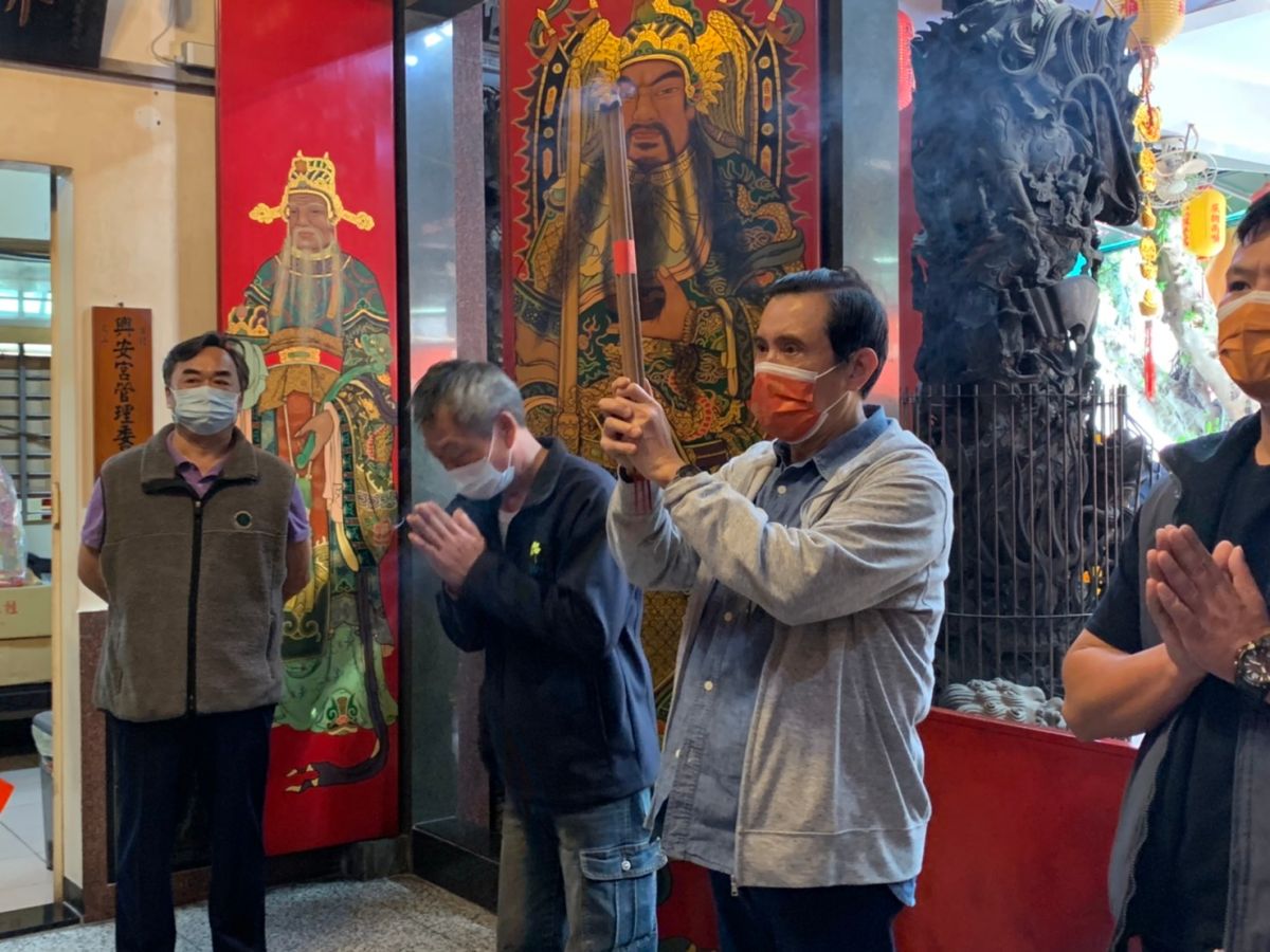 ▲王定宇臉書轟前總統馬英九飼老鼠咬布袋，馬辦則回應，大過年就胡說八道。（資料照／記者吳承翰攝）