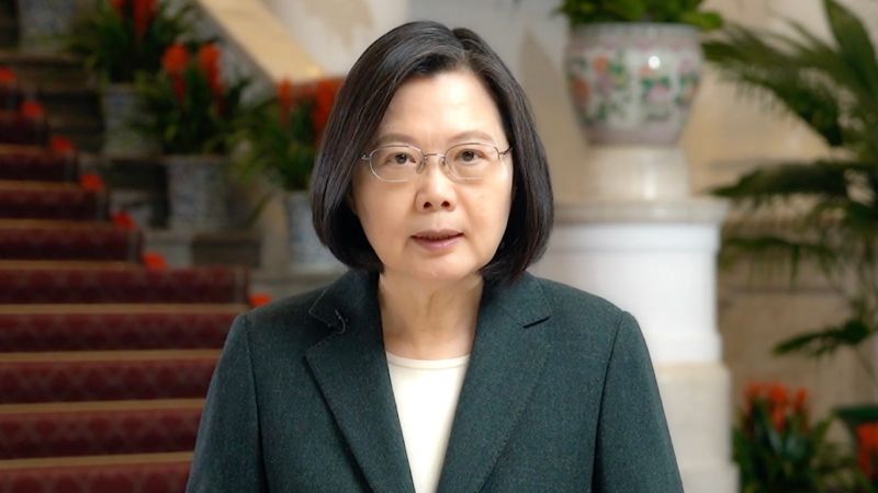 ▲總統蔡英文在10日發布的新春影片中,除了向台灣民眾、全球華人拜早年外,還特地以粵語祝福港人新年平安,並要他們「別放棄希望」。(圖/總統府提供)