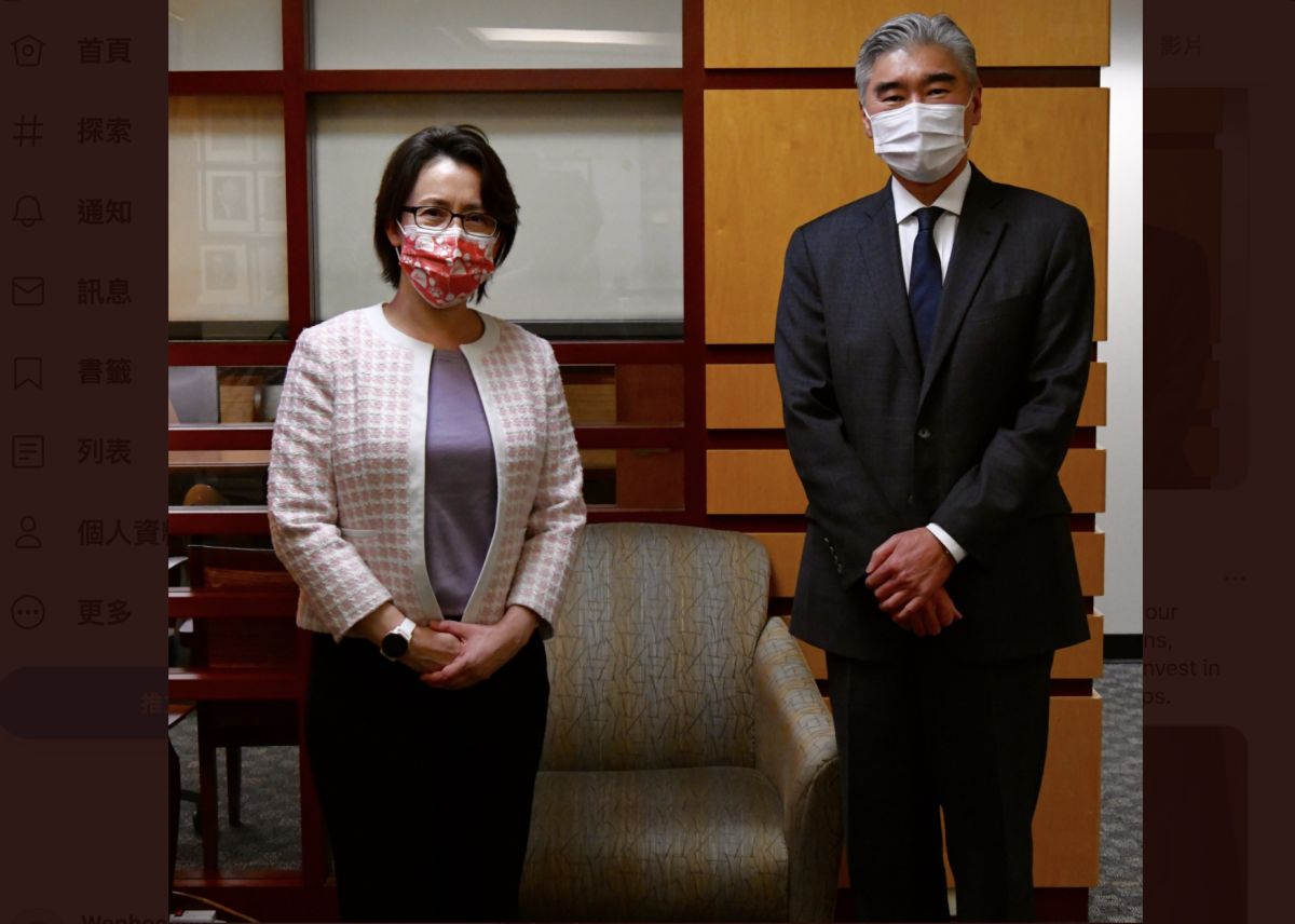 ▲駐美代表蕭美琴（左）10日與美國國務院代理亞太助卿金成會晤，是美國總統拜登上任後首次進到國務院。（圖／翻攝東亞局Twitter）