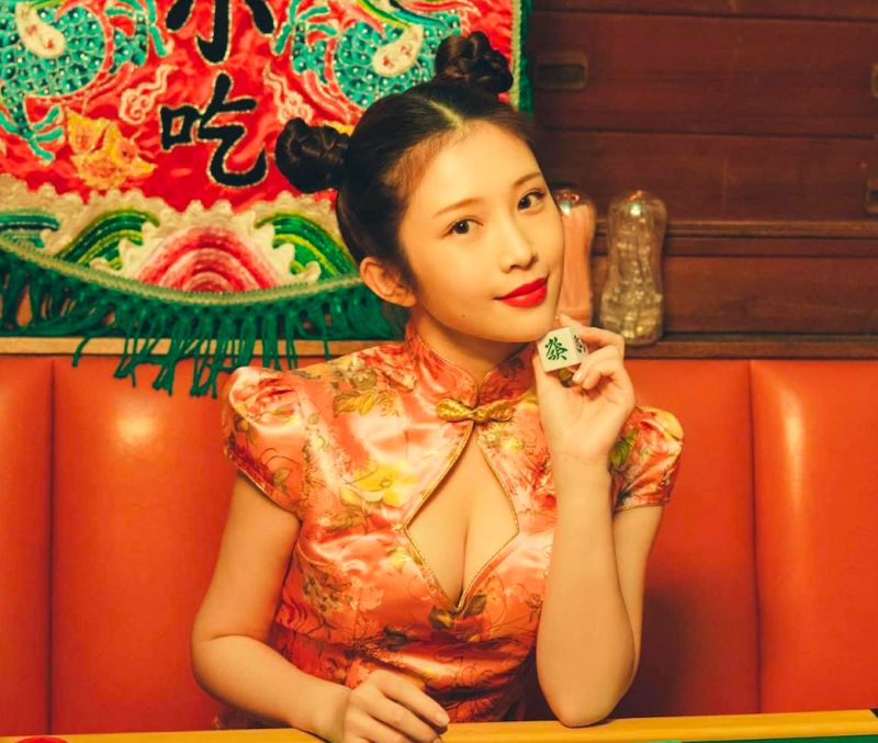 ▲雞排妹回應網友猜測自己要從政的說法。(圖/翻攝雞排妹臉書)