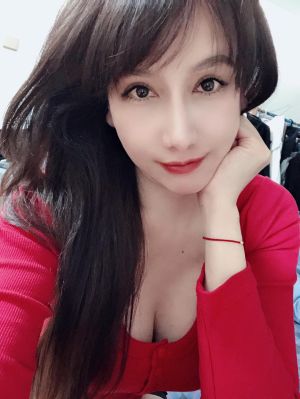 ▲▼陳子璇保養得宜,看不出來即將年過半百。(圖/陳子璇臉書) ▲▼陳子璇保養得宜,看不出來即將年過半百。(圖/陳子璇臉書)
