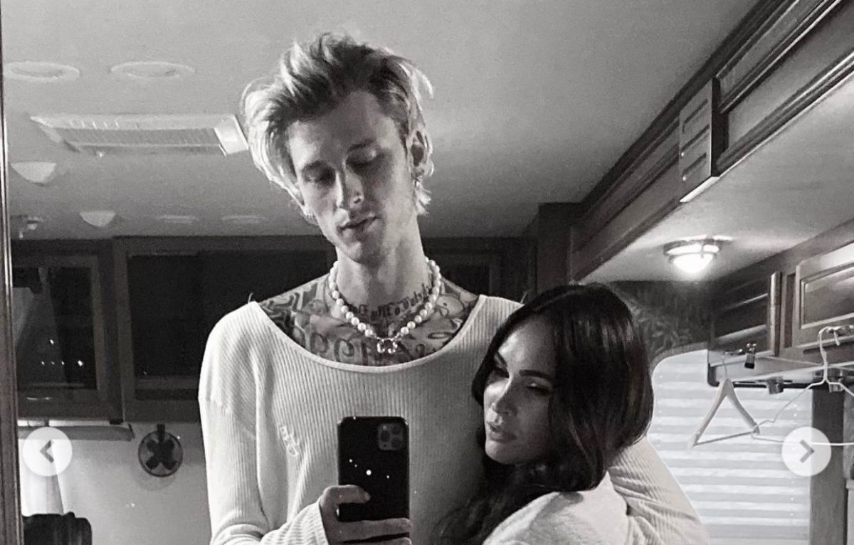 ▲「機關槍凱利」（左）戴著血滴子項鍊。（圖／機關槍凱利IG）

