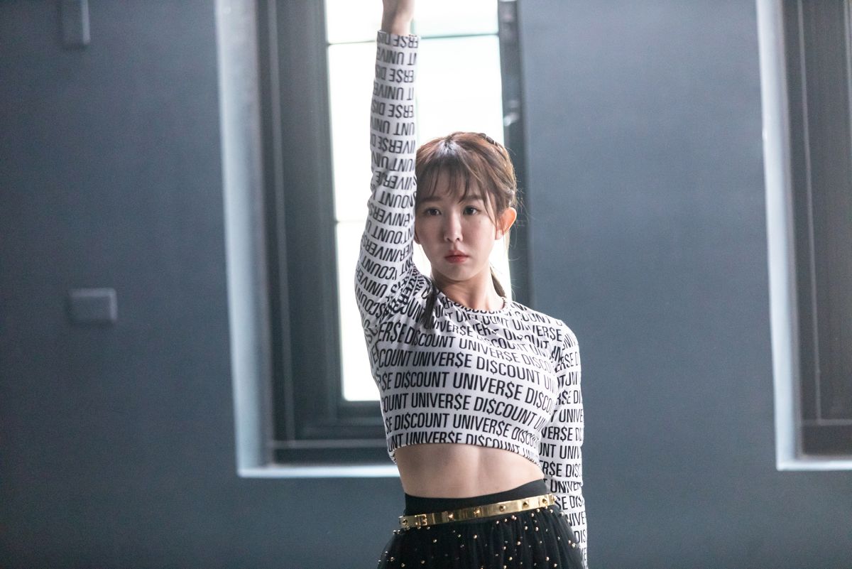 ▲郭書瑤在街舞男團B.T.O.D的MV中辣秀好身材。（圖／寬寬整合行銷提供）