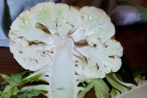 花椰菜 ▲有網友請益大家「花椰菜菜心怎麼煮才好吃?」釣出內行分享「私藏料理法」,大讚「好吃又耐放」。(圖/取自pixabay)