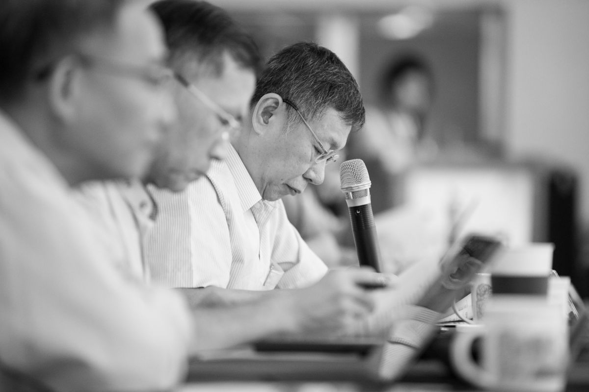 ▲身兼台灣民眾黨主席的台北市長柯文哲，恐讓今年的228上演「加害者當貴賓、邀請的受害者開心騎車」的瘋狂劇碼。（圖／NOWnews資料照片）