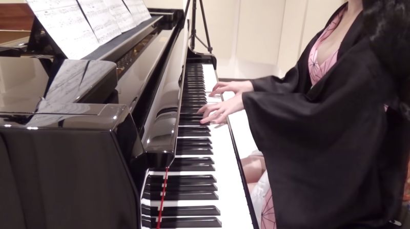 ▲高人氣台灣女YouTuber「Pan Piano」，因身材姣好、琴技高超受到矚目。（圖／翻攝自Pan Piano YouTube）