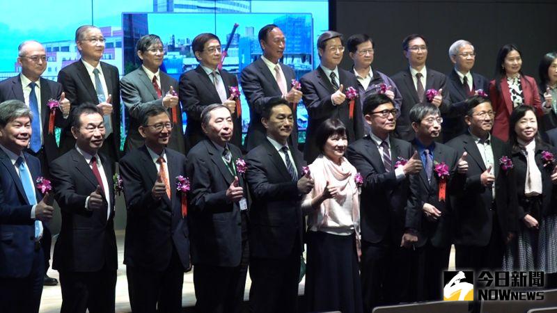 ▲今(20)日許多中溜科權威醫師、學者與政府機關代表均出席典禮。(圖/記者朱永強攝,2021.02.20)