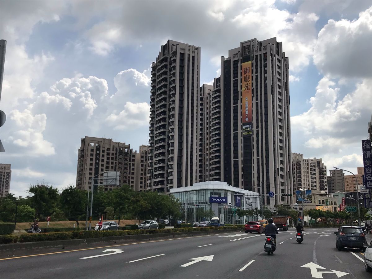 ▲鳳山自住剛性需求強勁，買方依預算選擇新屋或中古屋。（圖/NOWnews資料照）