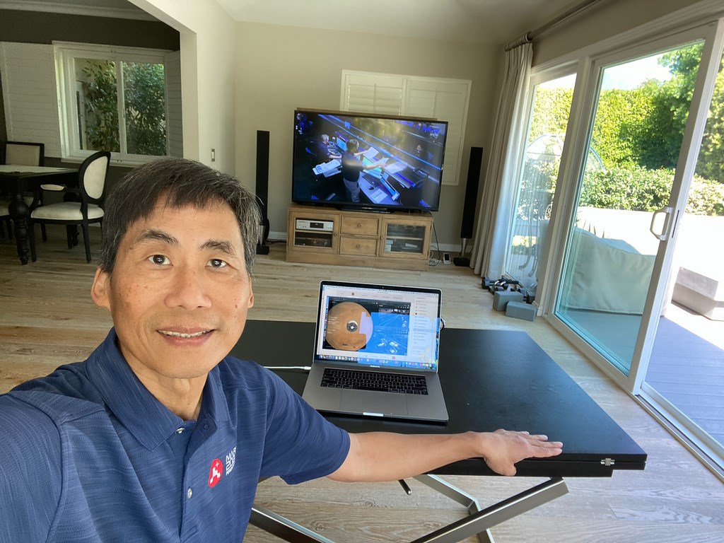 ▲美國國家航空暨太空總署噴射推進實驗室台裔工程師嚴正與團隊未來3個月，將在加州巴沙迪納的控制中心操控火星探測車「毅力號」。（嚴正提供）中央社記者林宏翰洛杉磯傳真　110年2月20日