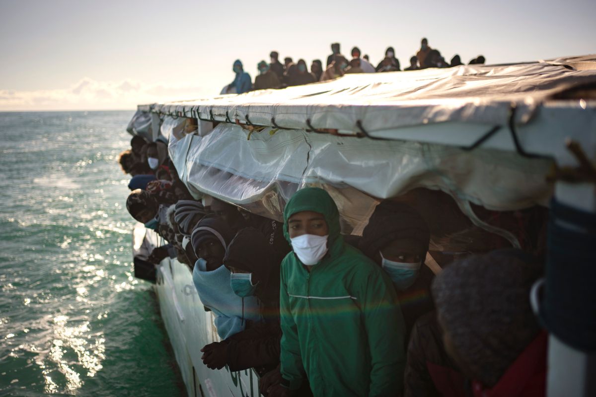 ▲一艘移民船隻24日晚間在希臘愛琴海翻覆，造成至少13人死亡。資料照非當事船隻。（圖／美聯社／達志影像）