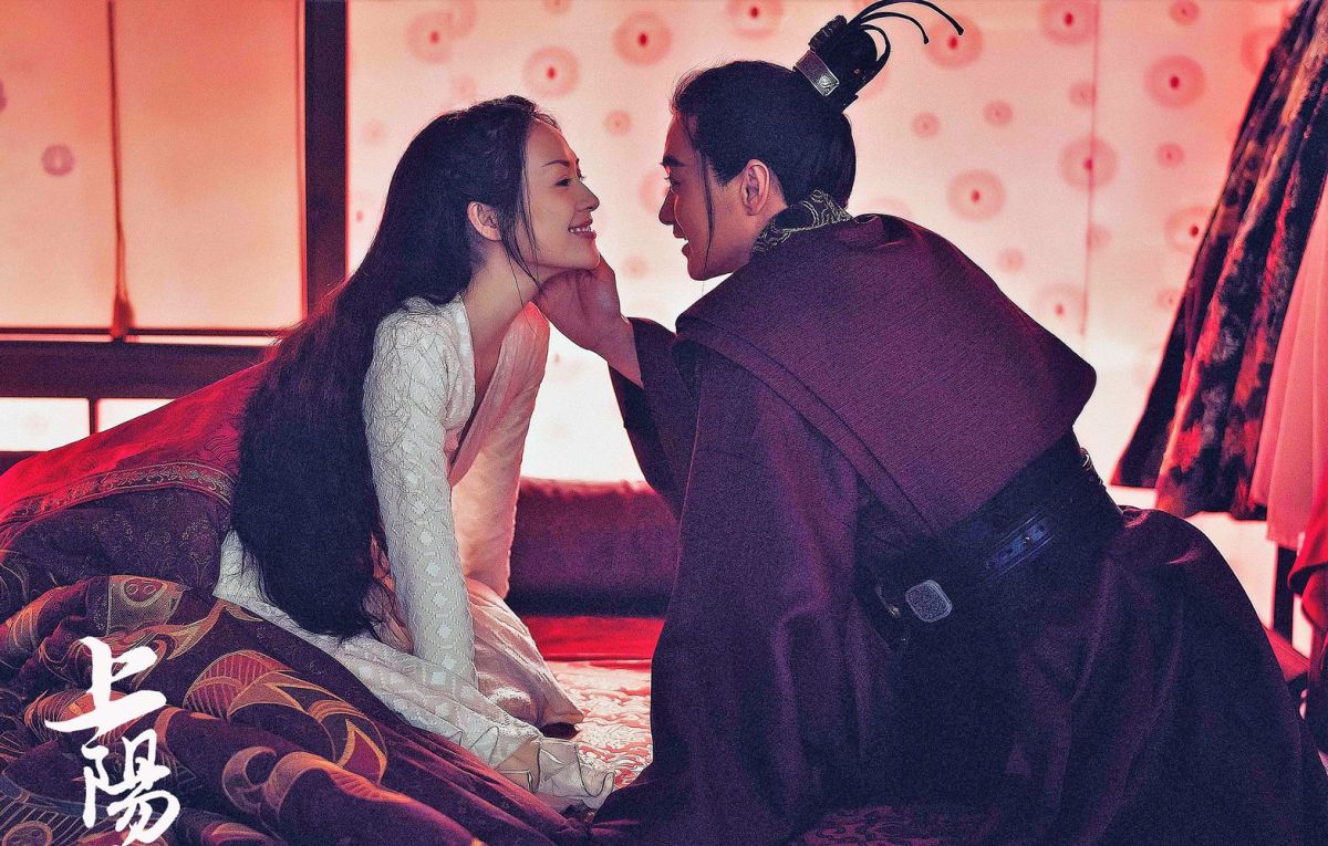 ▲章子怡（左）與周一圍拍親密戲。（圖／八大電視提供）