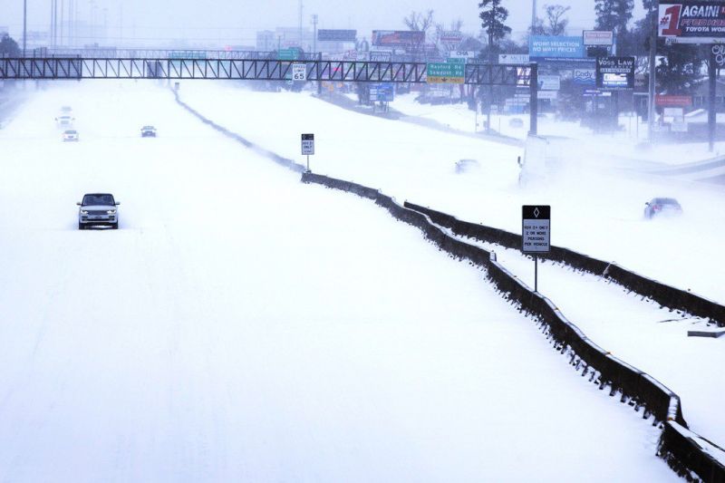 ▲（圖／美聯社／達志影像）暴風雪讓這座城市陷於停擺狀況
