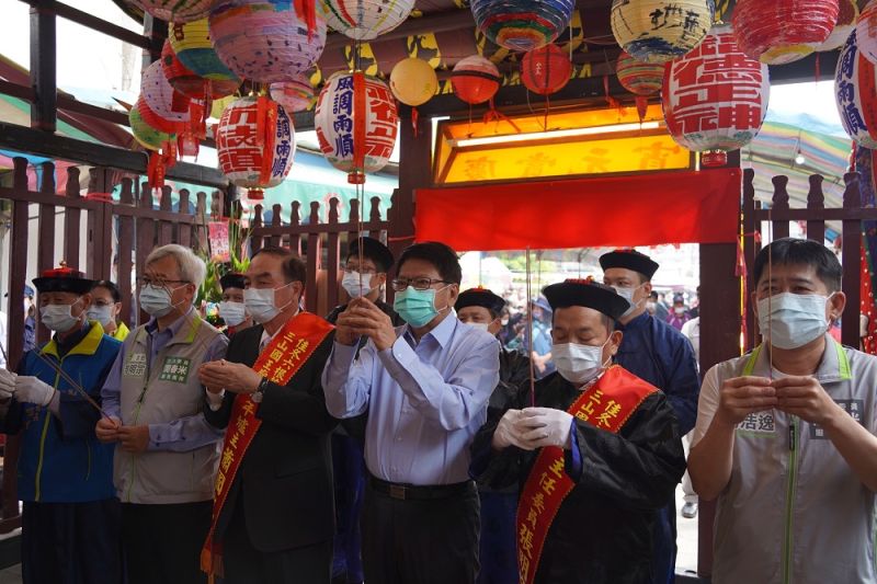 ▲佳冬「作福新丁祭」今天登場,縣長潘孟安到場祈福。(圖/屏東縣政府提供)