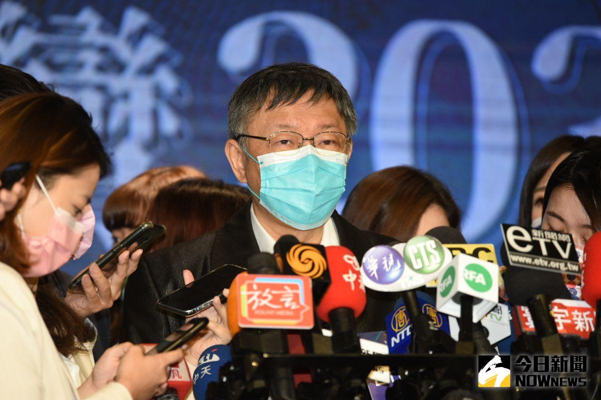 ▲針對大巨蛋可能易手一事，台北市長柯文哲受訪時表示，還是要按照進度來，若沒取得使用執照也不得轉移。（圖／記者陳明安攝，2021.02.24）