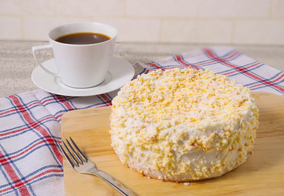 ▲雪融起司蛋糕採用戀職人鮮奶搭配黃檸檬果泥，交織出微酸爽口的初夏美味食光 。（圖／資料照片）