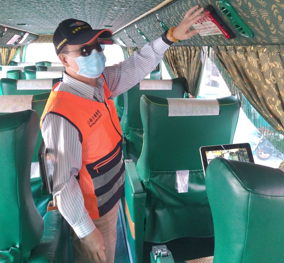 ▲為防止端午連假群聚導致疫情傳播，交通部已要求疏運業者加強消毒及人流管制。(圖／記者黃守作攝，2021.02.24)