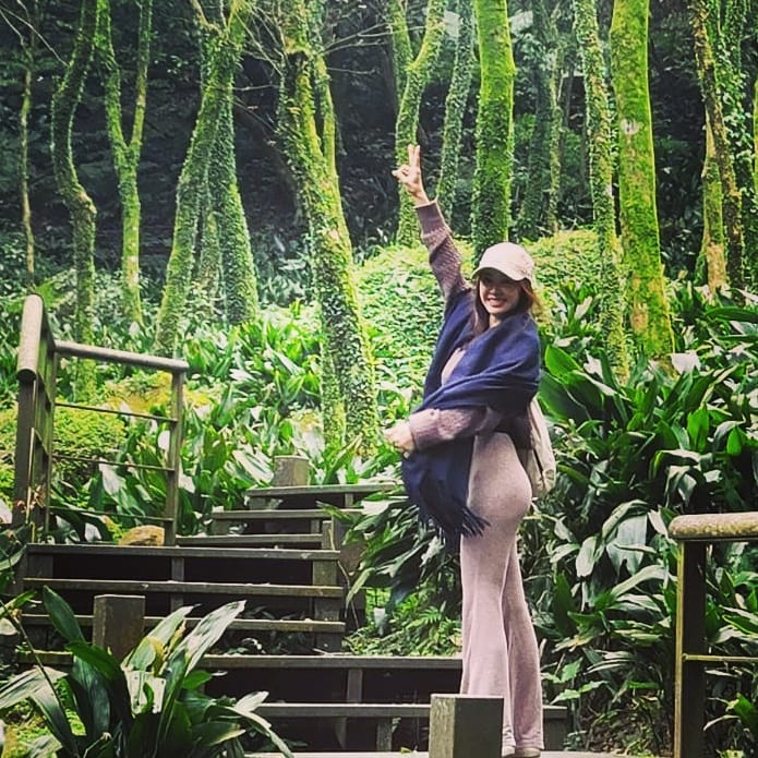 蜜臀辣妹出沒陽明山 本尊竟是天后