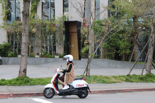 iRent也能騎WeMo了！萬輛電動機車即日起上架App　打通全台五都
